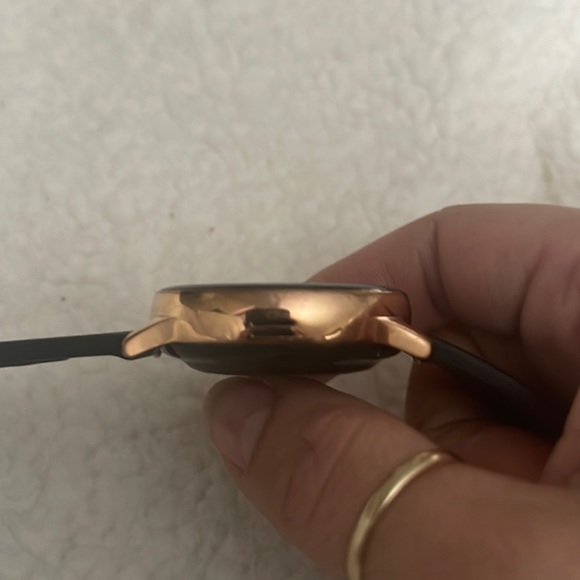 ***ITEM IS SOLD***Samsung Gear Active smartwatch - Picture 3 of 4